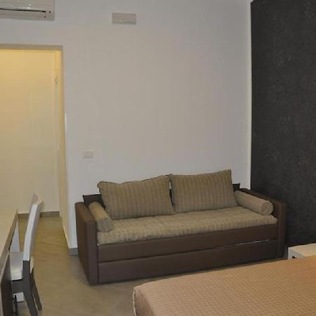B&B Il Sole 卡斯泰卢佐 外观 照片
