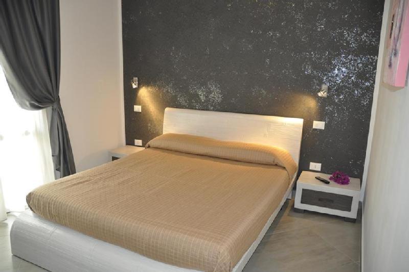 B&B Il Sole 卡斯泰卢佐 外观 照片