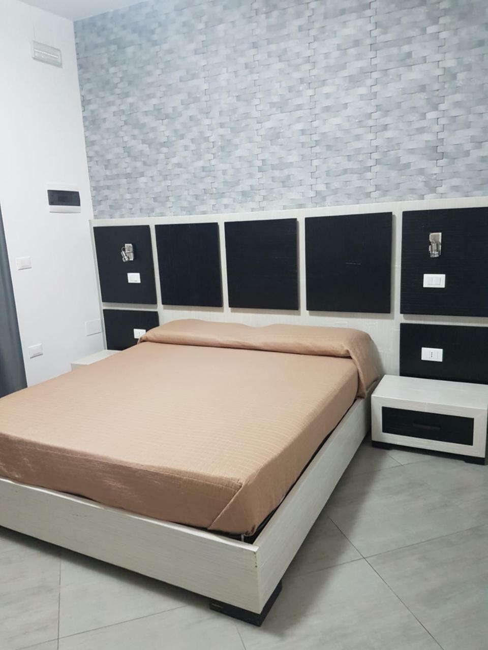 B&B Il Sole 卡斯泰卢佐 外观 照片